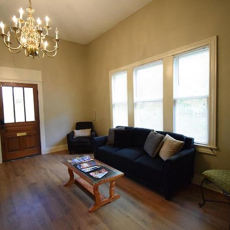 Cajun Hostel Downtown Lafayette Dış mekan fotoğraf